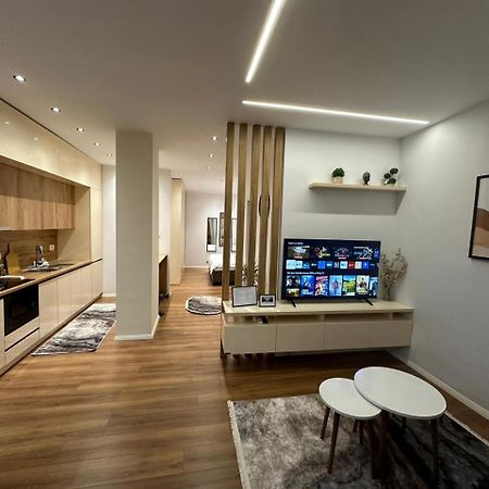 Fa Apartments At City Center 02 Tirana Exterior photo