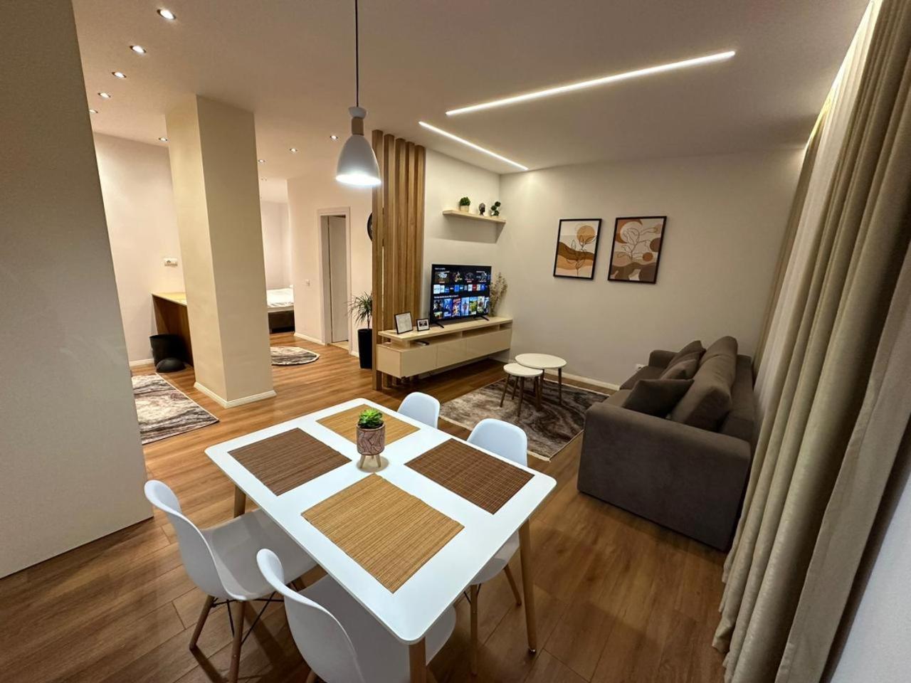 Fa Apartments At City Center 02 Tirana Exterior photo