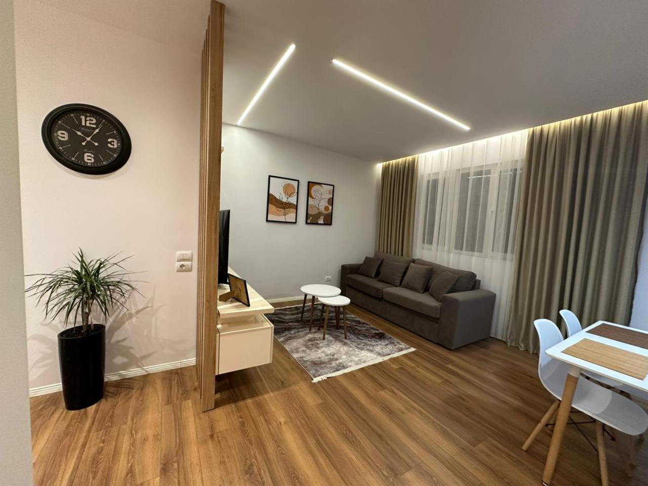 Fa Apartments At City Center 02 Tirana Exterior photo